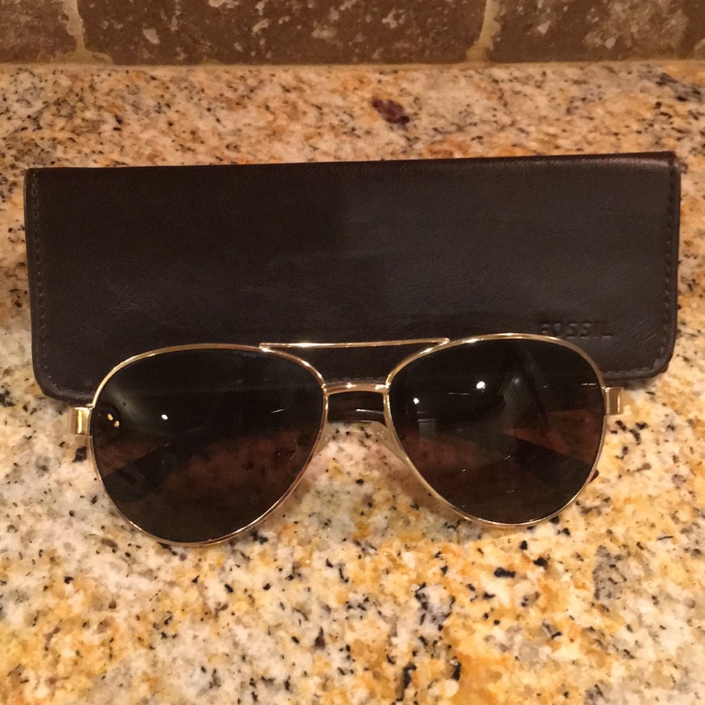 Women’s Fossil Sunglasses and Case